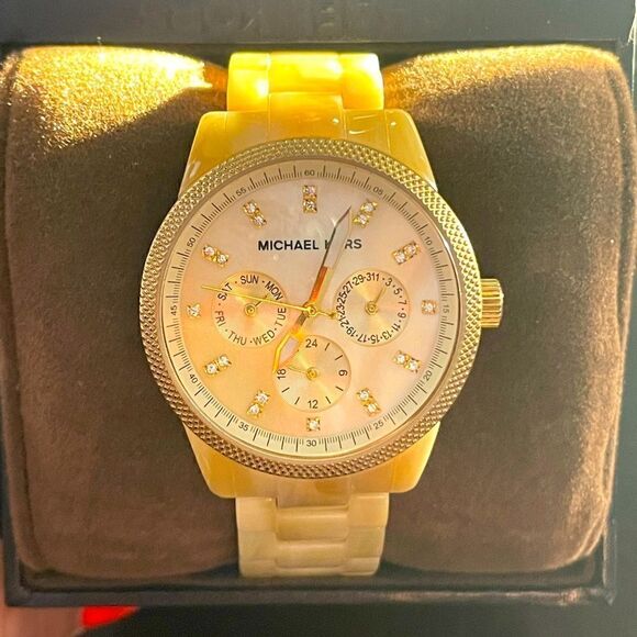 Michael Kors Tortoise Band Watch - Picture 2 of 4